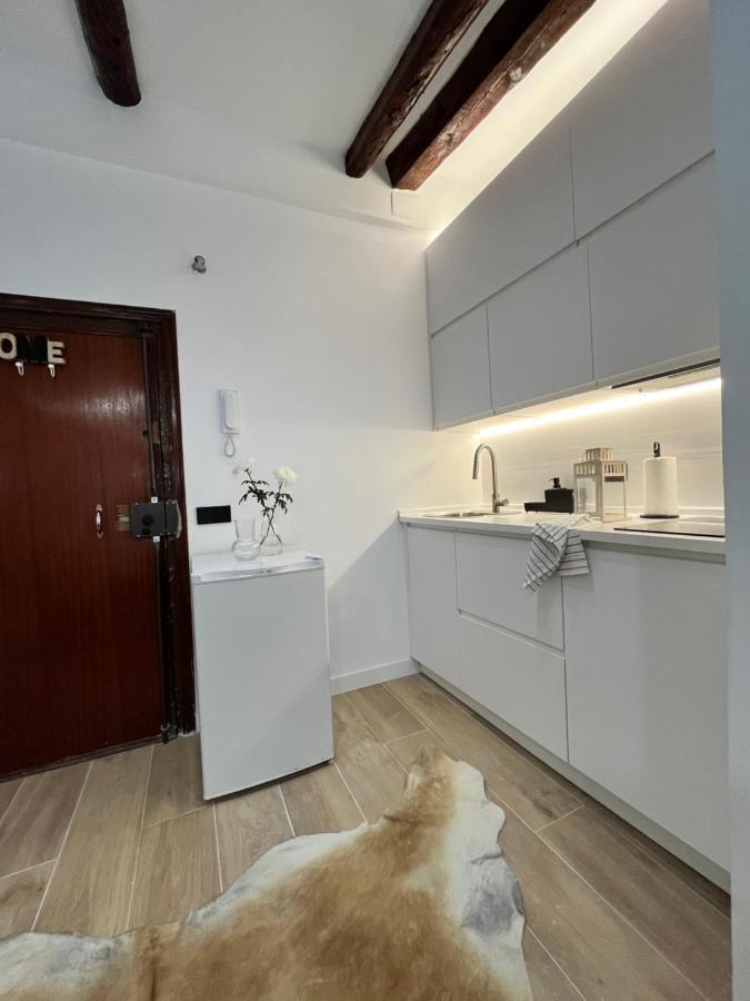 Encantador Tirso Molina Exterior Meson Temporal Madrid Kültér fotó